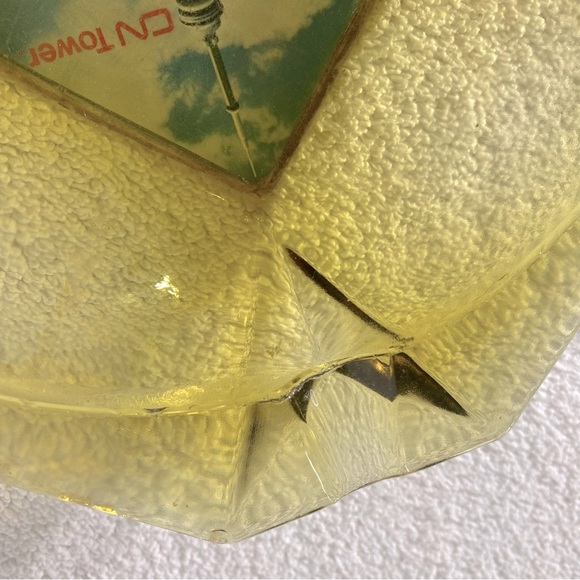 Vintage Yellow Amber Glass CN Tower Toronto Canada Ashtray Trinket Dish - Picture 4 of 10